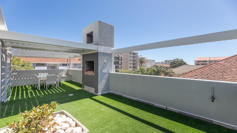2 Bedroom Property for Sale in Sea Point Western Cape